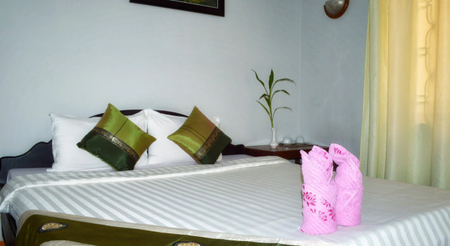 Taneuy Angkor Villa, Забронировать Вилла Отели Сиемреап 3 звезды, рядом с Tourist Information Office, 3*