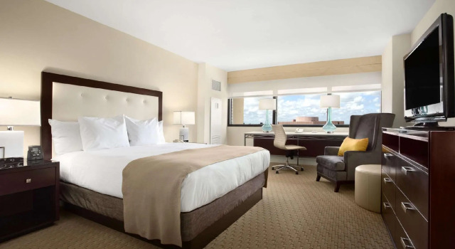 Двухместный номер Hilton Miami Airport Blue Lagoon