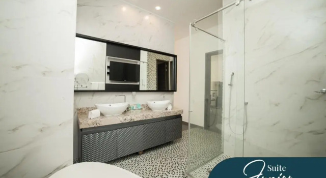 Полулюкс Deluxe Punta Diamante Premium Hotel