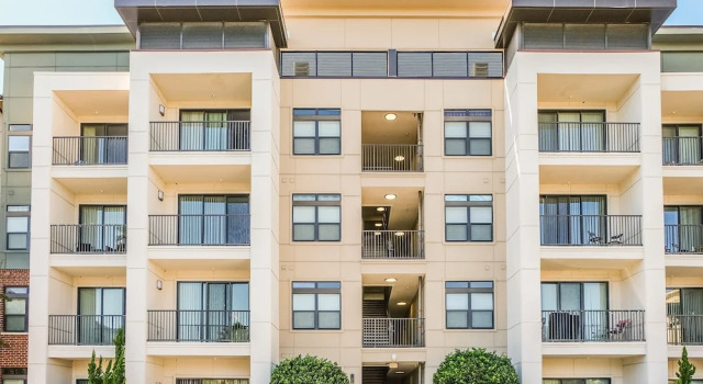 Spacious Apartments by Frontdesk