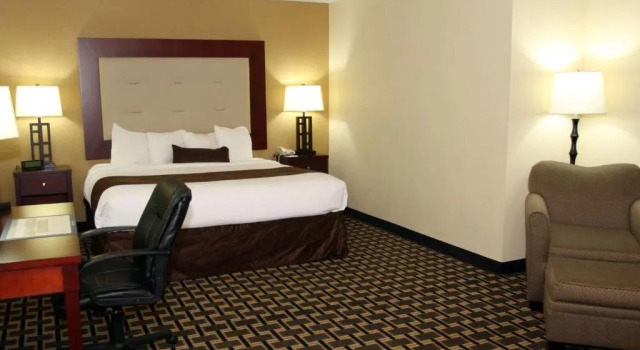 Номер Standard AmericInn by Wyndham Woodstock IL