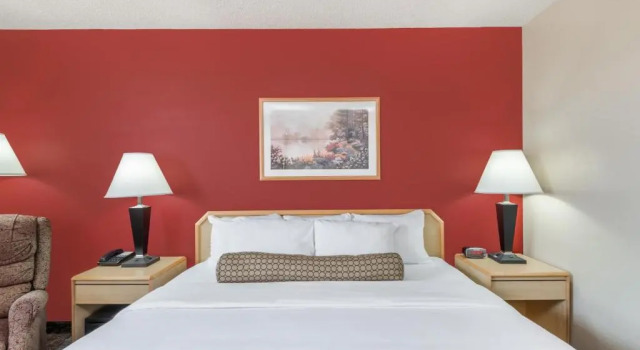 Номер Standard Days Inn by Wyndham Gillette