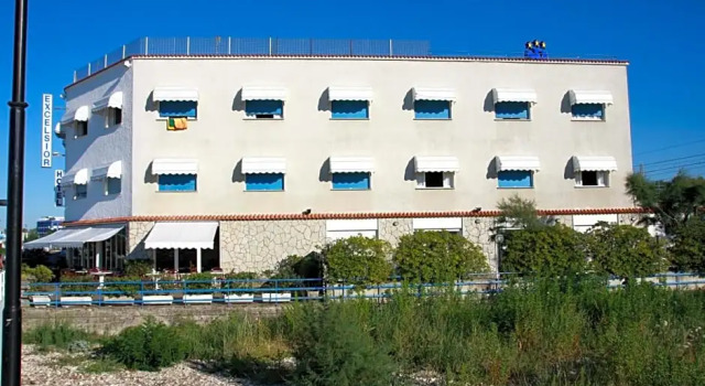 Hotel Excelsior, Забронировать Отель Отели Побережья Марок 3 звезды, 3*
