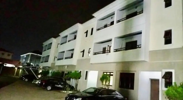 Esenyo Luxury Apartments, Prenota Appartamento Hotel a Bwari con parcheggio, Parcheggio