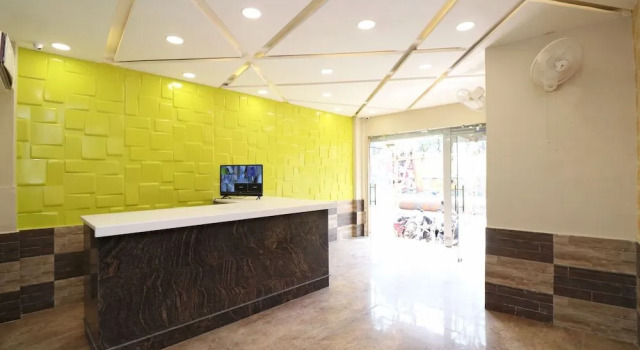 OYO 23139 Natraj Inn, Забронировать Отель Варанаси штат Уттар-Прадеш