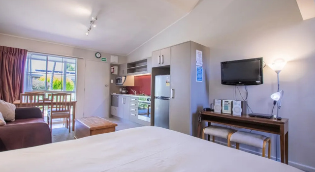 Четырёхместные апартаменты Deluxe Turangi Leisure Lodge