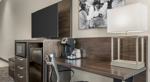 Четырёхместный номер Standard Best Western Plus Parkside Inn & Suites
