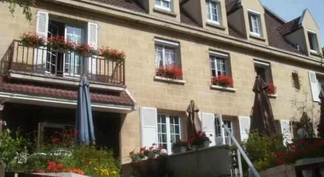 Logis Hôtel Les Airelles Neufchâtel En Bray, Book Hotel  