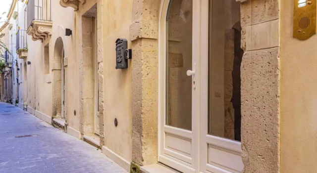 Apartment with one bedroom in Siracusa with balcony and WiFi 300 m from the beach, Book Apartment Hotels in Sicily with Parking, Parking