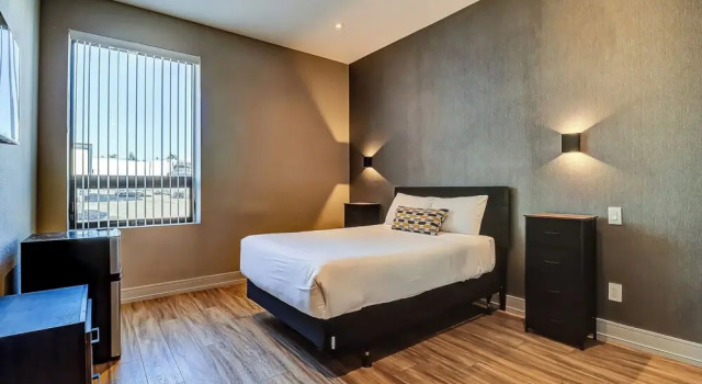 Студия Dream Suites Near YYZ Airport