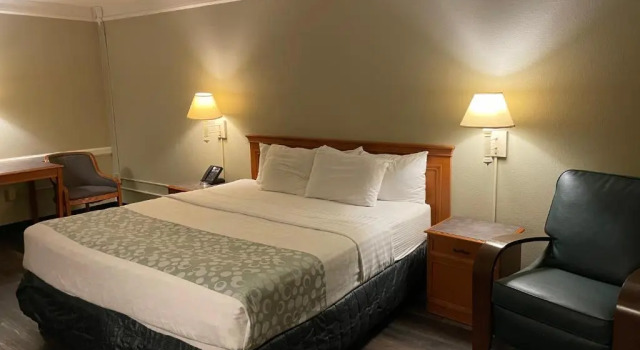 Номер Standard Quality Inn & Suites Tuscaloosa near University