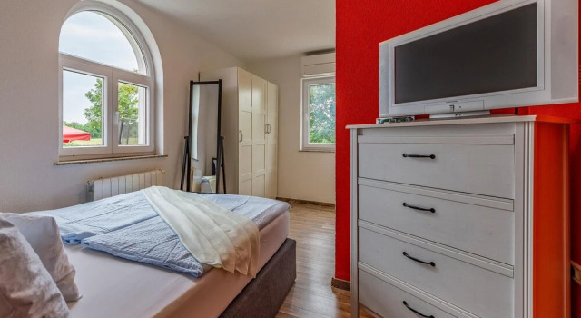 Nice Home in Pula With Sauna, Wifi and 8 Bedrooms