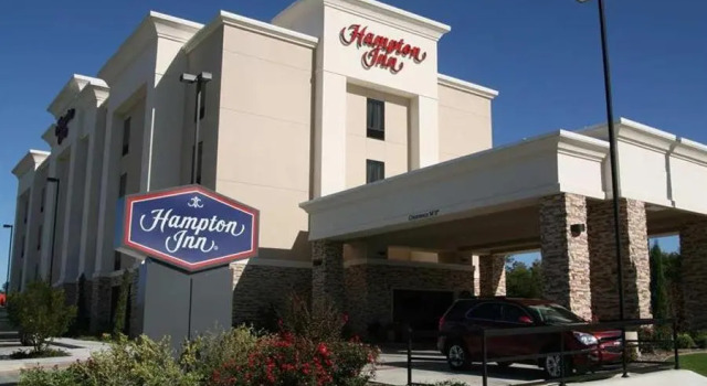 Кровать в общем номере Hampton Inn Sulphur Springs