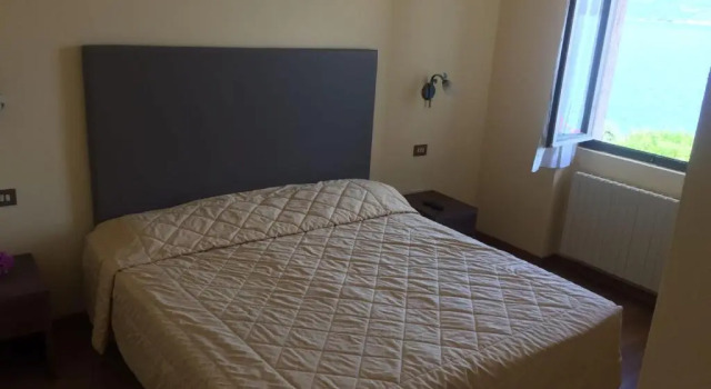 Семейный номер Standard с видом на озеро Hotel Lido