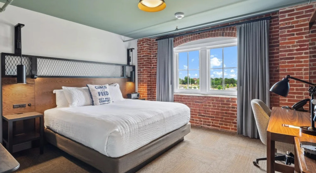 Номер Classic City Mills Hotel