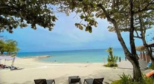 Mactan Newtown 1-Bedroom W/ Balcony & Pool Access, Book Hotel Mactan 
