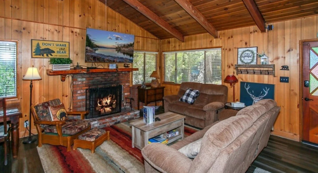 Little Big Pine - Perfect, Stylish Cabin Near The Lake With A Great Deck. 2 Bedroom Home