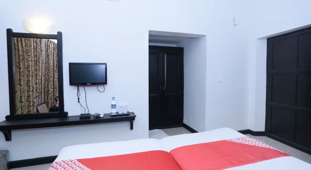 Oyo 24675 Flagship the Trivandrum Hotel, Забронировать Отель Отели штата Кералы с завтраком, Завтраки