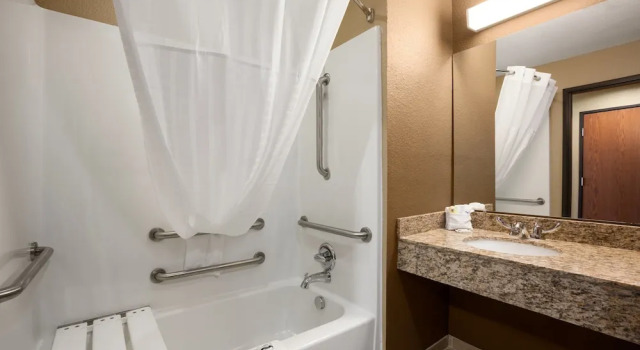 Двухместный Studio Suite Microtel Inn & Suites by Wyndham Cotulla