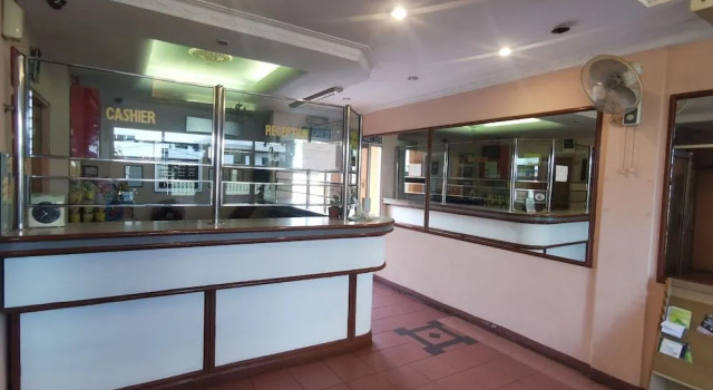 OYO 89864 Hotel Holiday Park, Prenota Hotel Kota Kinabalu Sabah