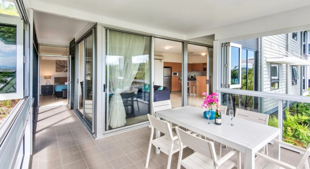 Апартаменты с 2 комнатами с балконом Oasis 1 Hamilton Island 2 Bedroom Apartment In Central Location With Golf Buggy