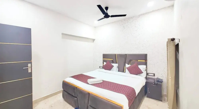Номер Royal Hotel Ganges Place Varanasi with free AC