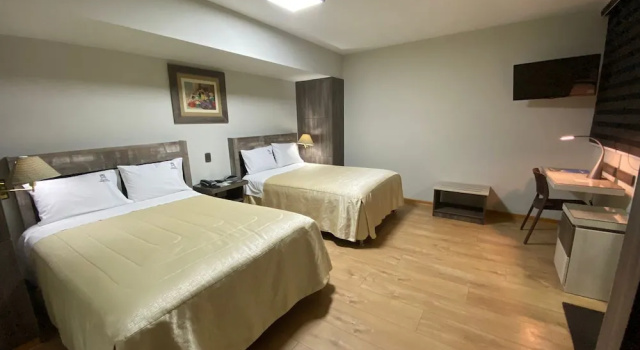 Standard Twin room Gran Hotel Continental