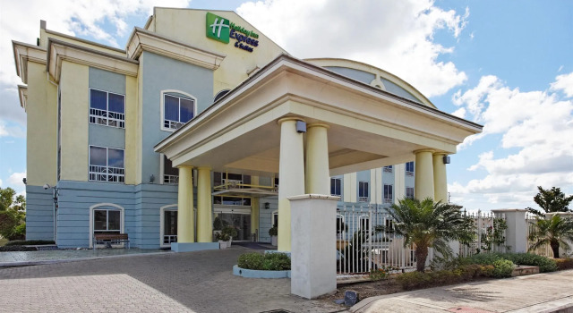 Holiday Inn Express Trincity by IHG, Забронировать Отель Отели Пиарко с завтраком, Завтраки