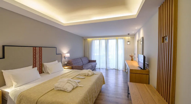 Семейный номер Superior с балконом и с видом на сад Hotel Europa Olympia