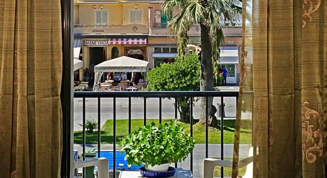 Четырёхместный номер Standard с видом на море Hotel Eden