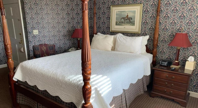 1842 Inn