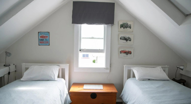 Puriri Downtown Villa - Napier Holiday Home, Rezerwuj Willa Hotele w Auckland Region z parkingiem, Parking
