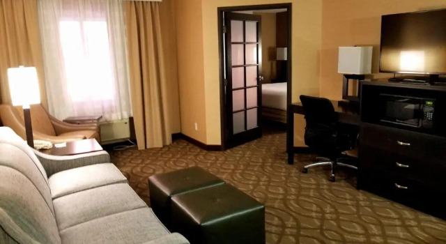 Люкс Best Western Okemos/East Lansing Hotel & Suites