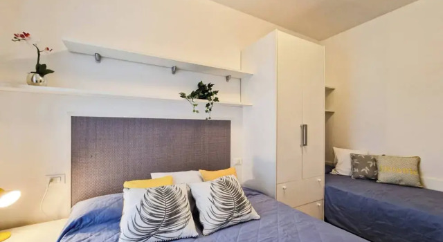 Апартаменты c 1 комнатой с видом на сад Colourful Flat With a Fenced Garden and Fireplace