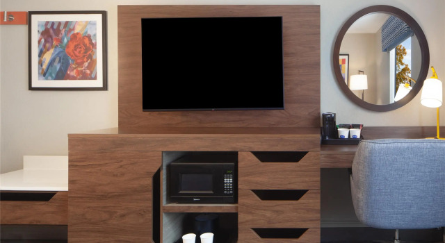 Четырёхместный номер Standard Hampton Inn & Suites Cleveland-Mentor