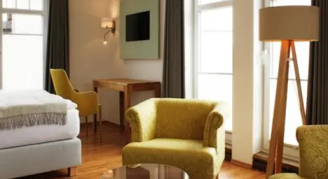 Apartments im Chateau dEsprit, Забронировать Апартаменты/квартира Хёр-Гренцхаузен Westerwald, рядом с Музей керамики Вестервальд