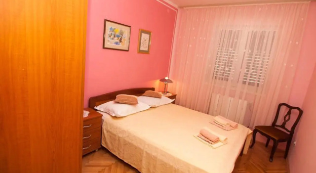 Apartments Roza, Забронировать Апартаменты/квартира Апартаменты Макарска, рядом с Набережная Рива (Макарска), Апартаменты/квартира