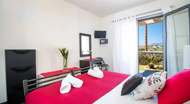 Апартаменты Deluxe Цокольный этаж c 1 комнатой с балконом Haraki Villas