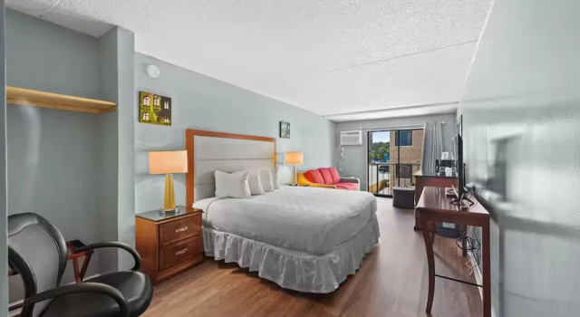 Номер Standard Capital O Sunset Waves Hotel Myrtle Beach Oceanfront