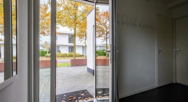Вилла Modern Villa with Large Garden by the Water with Hot Tub & Infrared Sauna