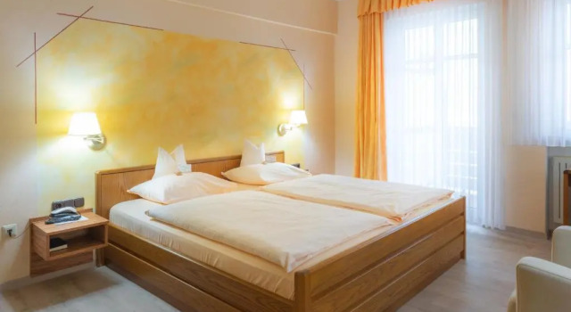 Standart çift kişilik oda Goldener Schwan Hotel Garni