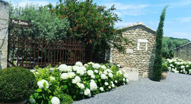 Mas Serena, Rezervați Hotel Menerbes Luberon