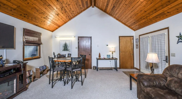 In the Pines 3 Bedroom House, Réserver Maison de vacances McHenry Deep Creek Lake Region, près de Parcours de golf Thousand Acres Lakeside