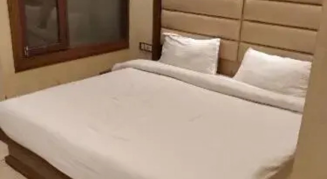 Capital O 81142 Hotel Pink Paradise, Prenota Hotel Jwalapur Uttarakhand