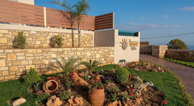 Mountainside Villa With Private Pool and Kids Playground Walk to Restaurant, Забронировать Вилла Плакиас Центральный Крит