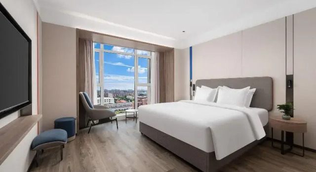 Люкс Holiday Inn Express Qingdao Hongdao Station by IHG - Qingdao International Airport