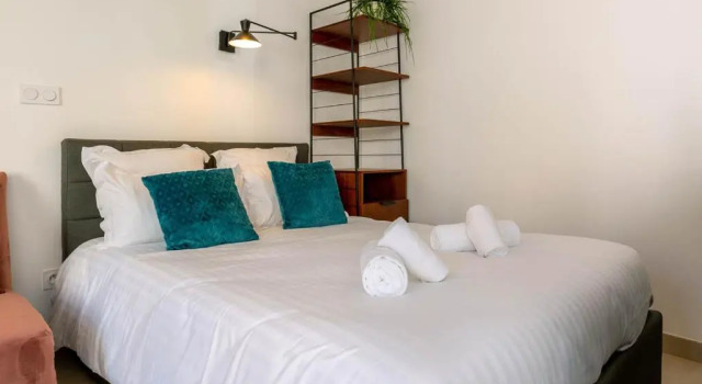 Provence Au Coeur Appart Hotels - Climatisé, Забронировать Отель Форкалькье Route de la Lavande