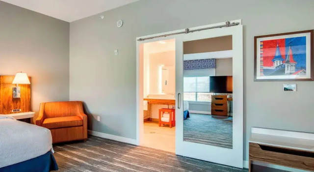 Двухместная студия Hampton Inn & Suites By Hilton Louisville East Oxmoor