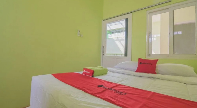 RedDoorz Syariah near Museum Wisma Karya Subang