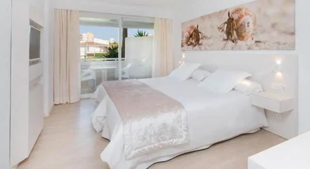 Двухместный номер Iberostar Waves Cristina